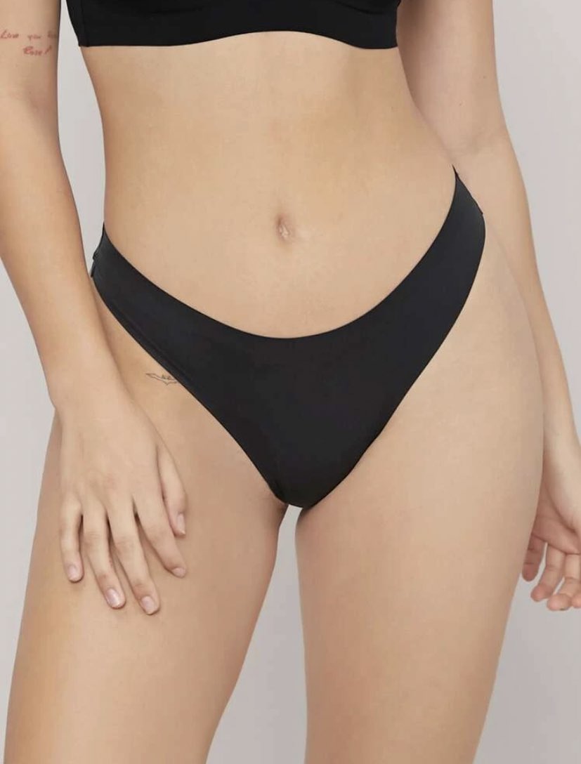 shopkyluxe's tweet photo. #BAESICS= new level of comfort. Shop the seamless cheeky panties today. 🤎 Colors in order of pictures: Skin, Noir, Cremè
Let’s bring back breathable undies.🥂 https://t.co/FpVYR17YZb