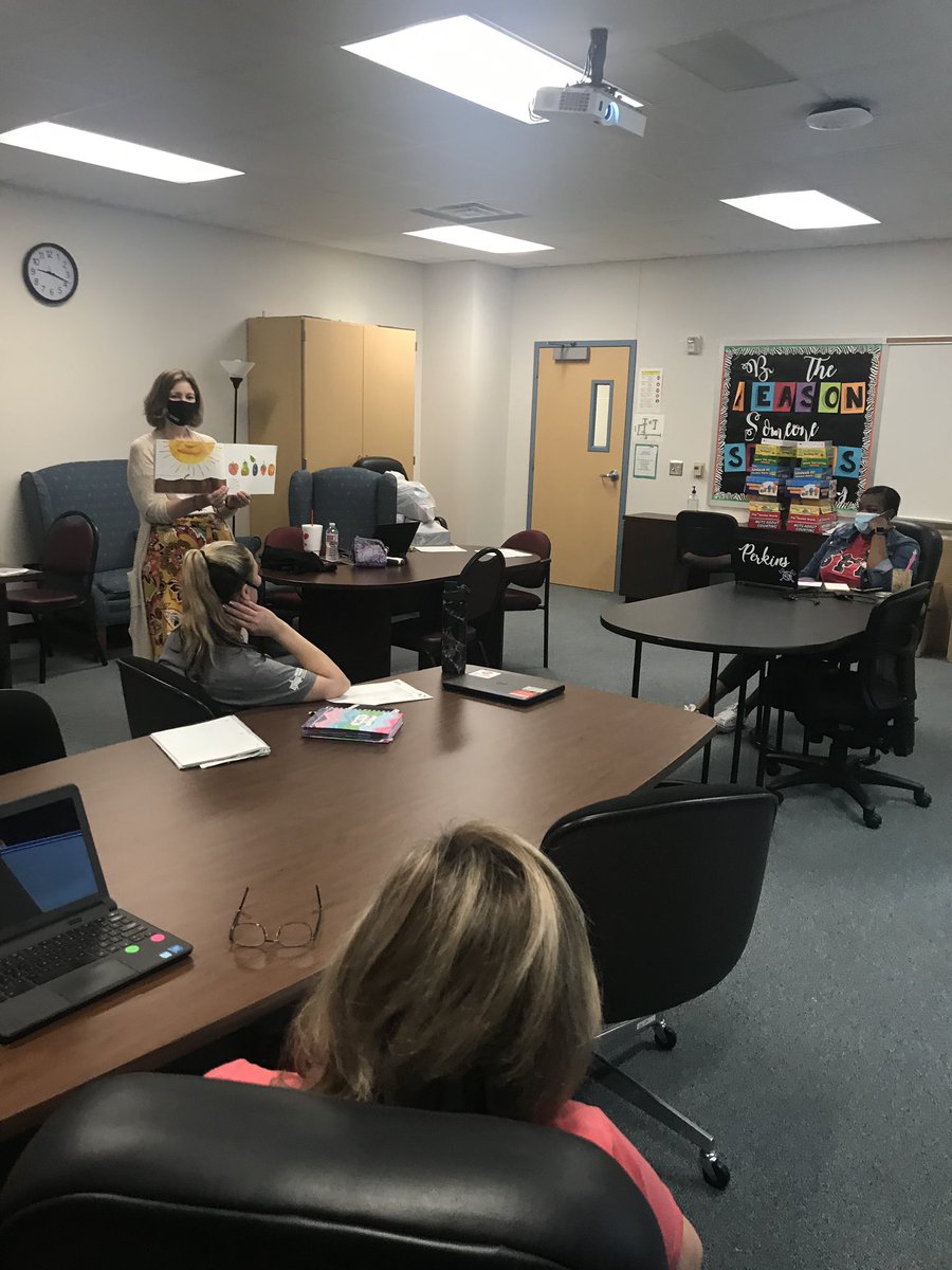 BacaWest's tweet photo. Reading to our youngest students serve many purposes. Be strategic in utilizing read alouds &amp; shared reading to build background, oral language, vocabulary, comprehension, phonological awareness, and enjoyment! #bisdpride @NeyKnights @Danawest75 @RitaC11900705 https://t.co/WoWCfRxCDj
