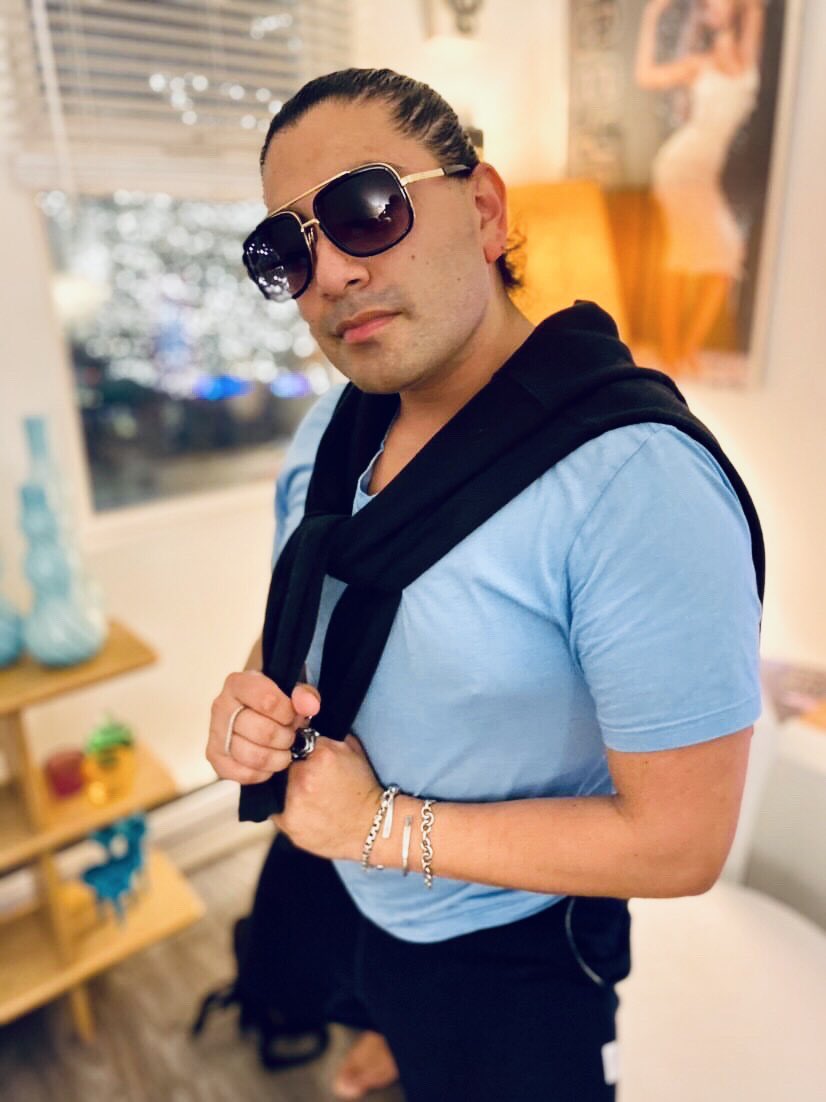 JonnyNoelMusic's tweet photo. Giving you #hamptons #vibes ๐๐๐ #hamptonstyle #malemodel #model #modelmoment #modelling #mensfashion #fashion #menswear #mensstyle #menstyle #style #menscasualwear #menscasual #jonnynoel #jonnynoelmusic #jnoe #jnoemusic #jn #jnmusic #singer #songwriter #singersongwriter https://t.co/4Y1yNqHVvE