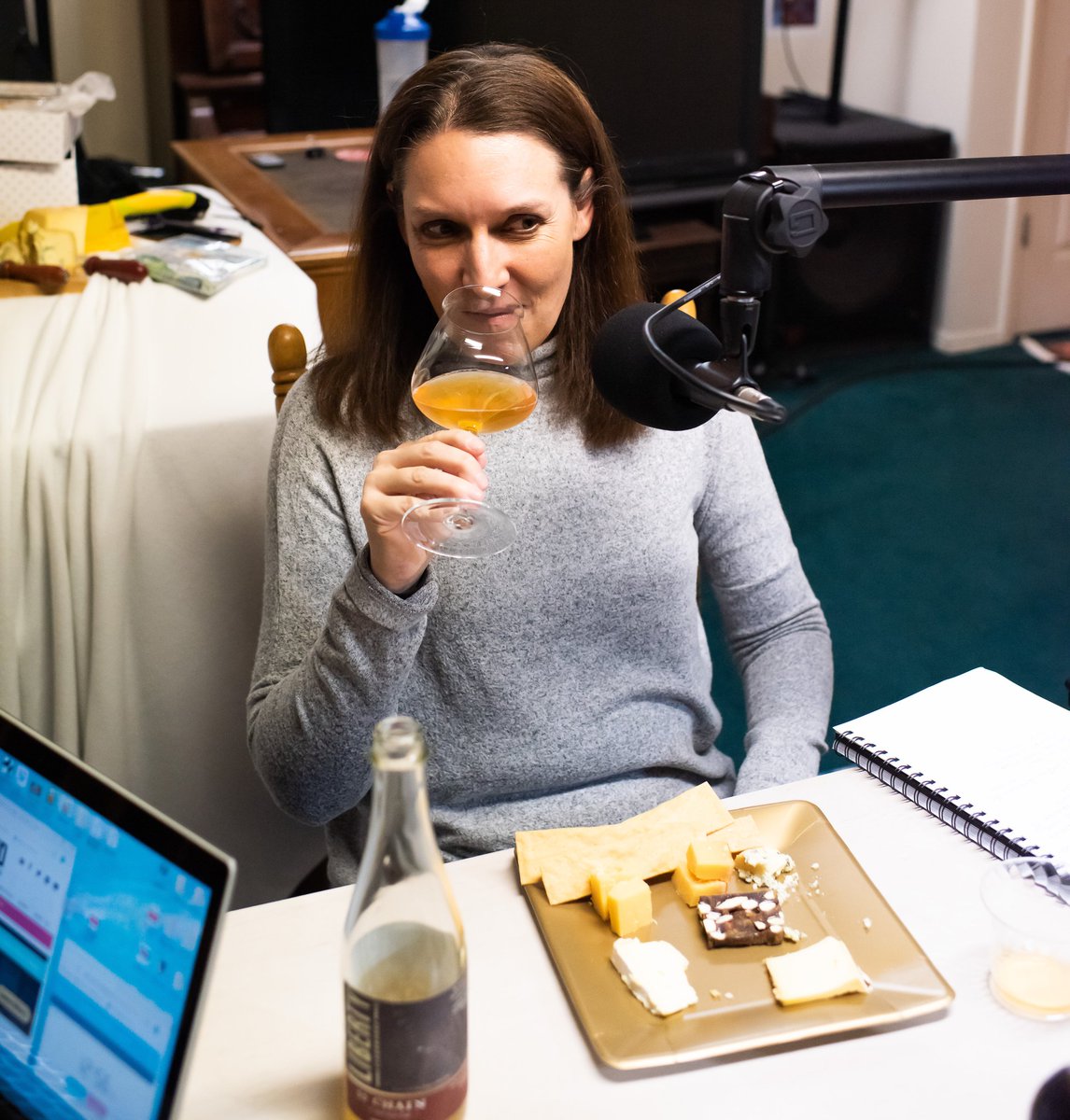 Usually I'm operating a little more in the background of <a href="/ibantikbev/">ibantikbev</a> 's #cider work but I did a thing &amp; spoke on <a href="/TheTastemasters/">The Tastemasters</a> w/ <a href="/HardCiderReview/">HardCiderReviews.com</a> ep..62 "Liberty &amp; Cider for All" dropped today 
🎙️🎧LISTEN: tastemastersdrink.com/2021/02/ep-62-…