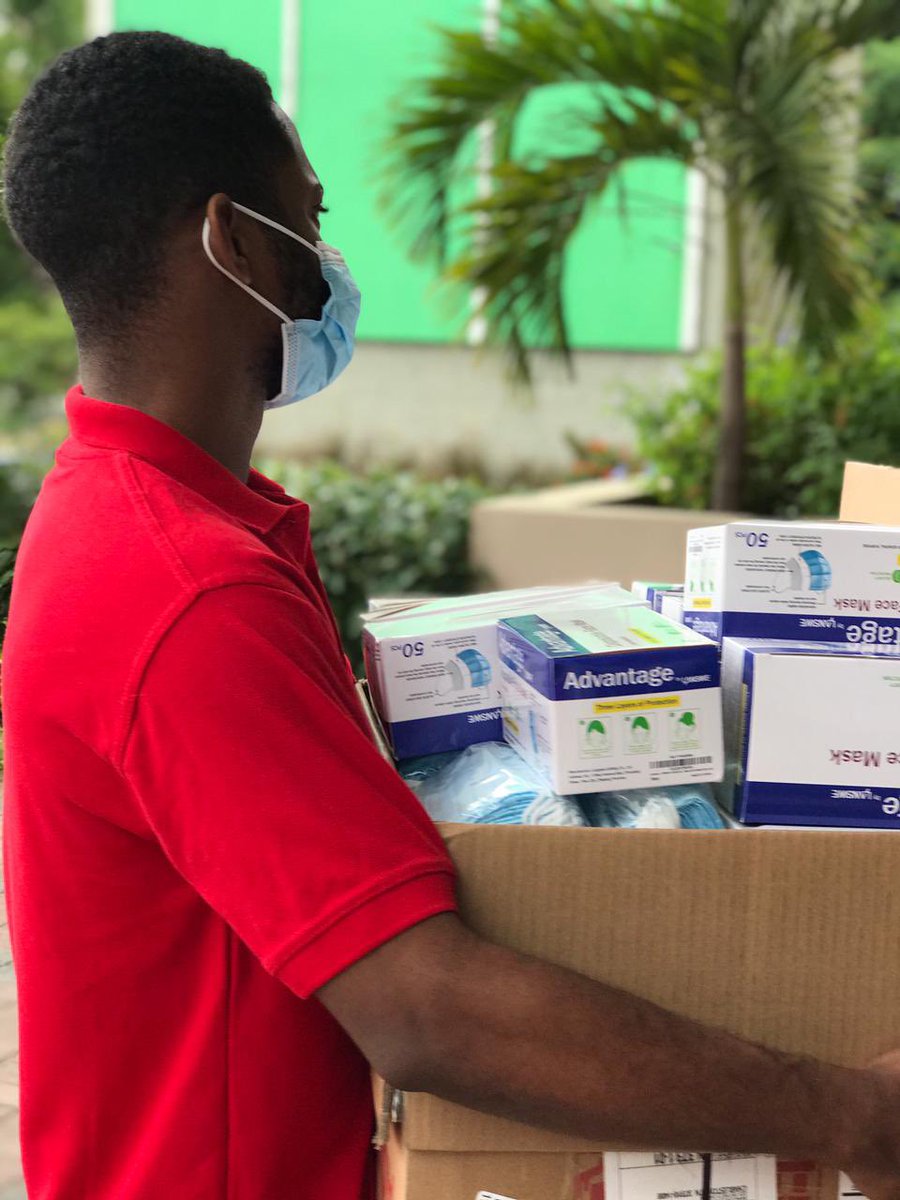 UWIMonaGuild's tweet photo. The UWI Mona Guild today delivered 2500 masks to the Faculty of Medical Sciences to provide support to students who are on clinical rotations.
If you can, please donate to the #GiWiPPE initiative.
#iRepMyGuild https://t.co/h0skR1rPg7