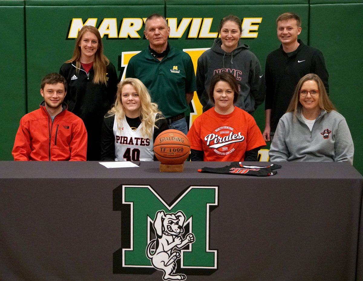 SportsMDF's tweet photo. Congrats to Emily Cassavaugh (@emcassavaugh)! The senior officially signed with North Central Missouri College women's basketball. https://t.co/voDqpqZx7w