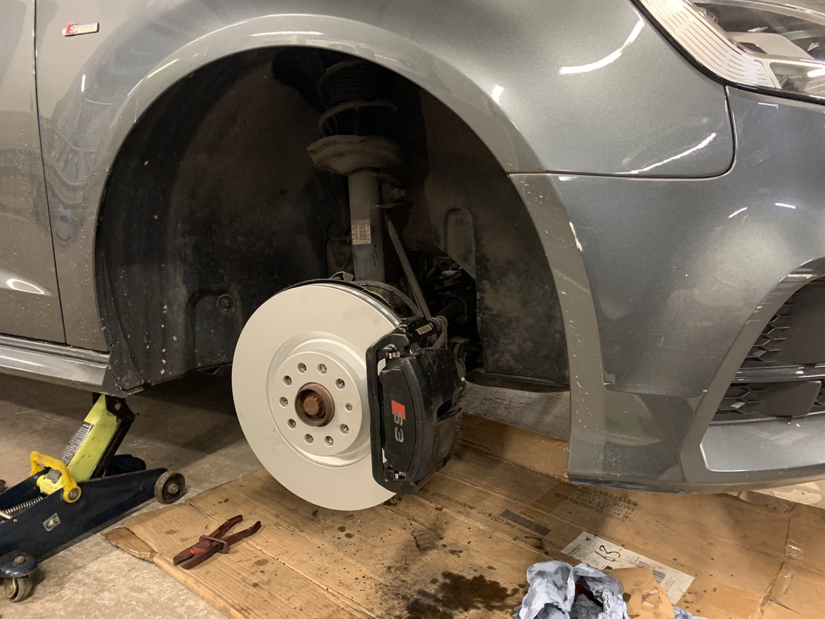 GmMechanics's tweet photo. Before &amp; After ✨ 

Our customer wanted the brakes on his Audi A3 upgrading to S3 brakes

#beforeandafter #audi #Manchester #manchestercitycentre #brakes #mobilemechanics https://t.co/kgwHnwY7bX