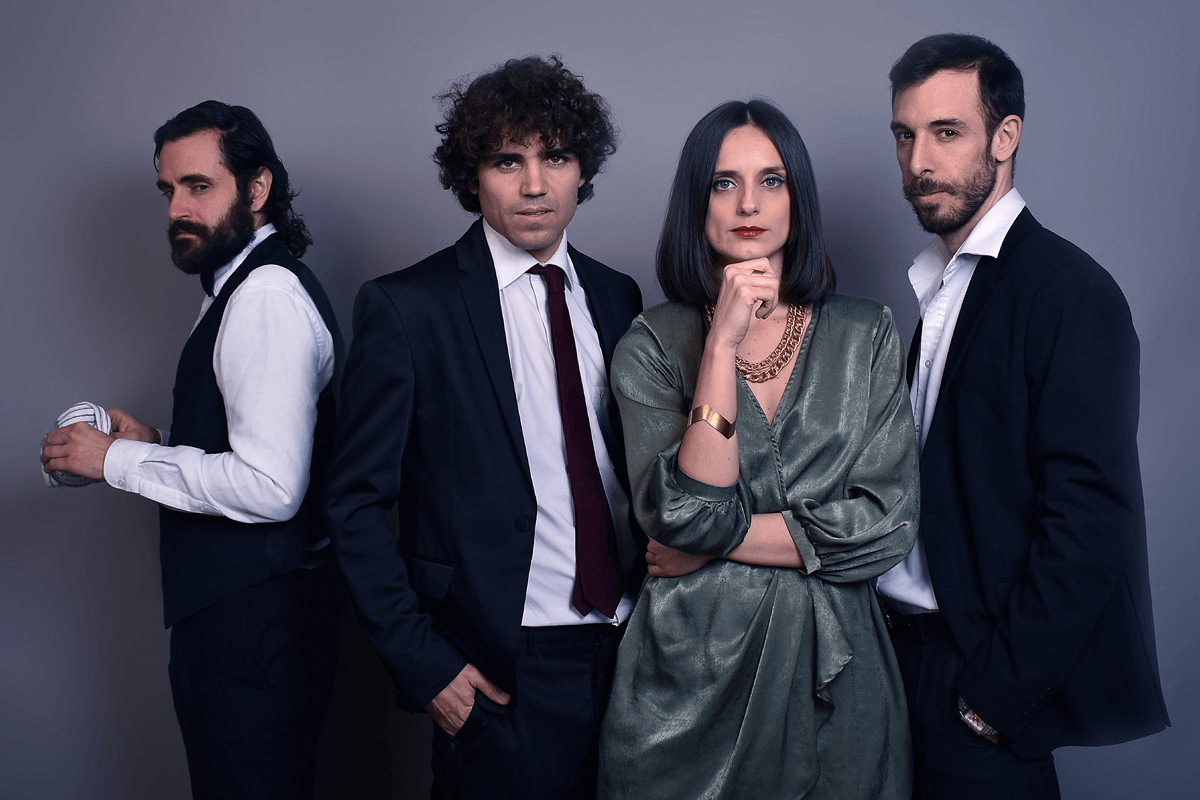 toniseres's tweet photo. Compte enrere fins el 28-F del muntatge #Bilderberg en @elTantarantana. Amb @nuria_florensa, @JoanScufesis, @Adria_actor i @xavimorato. "Els qui remenen les cireres" https://t.co/quCa4uIJnE