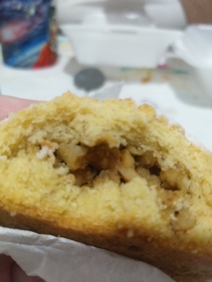 prissguerrero1's tweet photo. Comi meio mamul de nozes. Esse doce é ótimo pq não é muito doce, desmancha na boca, é gigante e guardei metade p depois. 

Tô tão feliz. 

Vc já comeu #mamul? https://t.co/HlXYPmUXH5