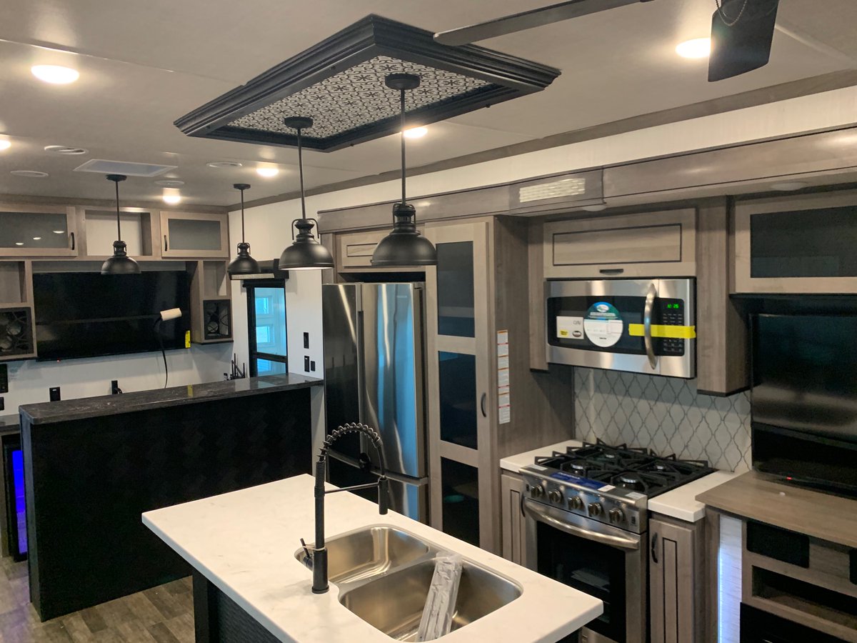 A sneak peek at Our First 2021 which is the Cedar Creek 40CBAR. #cedarcreek #RV #rvlife #rvdealership
