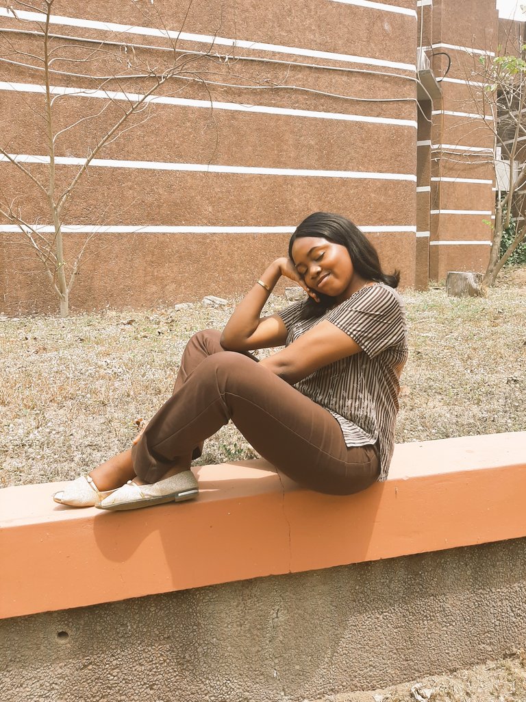 TheTalkingFish_'s tweet photo. Brown, bold and beautiful 🤩🥰 https://t.co/7h0qz4xWnA