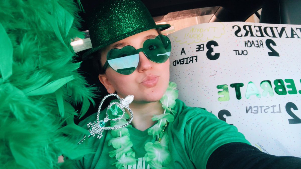 HTulemat's tweet image. THANK YOU SO MUCH!! IT WAS SOO FUN AND IM SO EXCITED FOR SAY SOMETHING WEEK🥳🥳 TOOK SOME PICTURES SHOWING MY SPIRIT HAD TO REPRESENT💚💚 THANK YOU @mpdcarr FOR SOME AMAZING DECORATIONS TO COMPLETE THE LOOK😂🤍#SaySomething @sandyhook @NATIONALSAVE