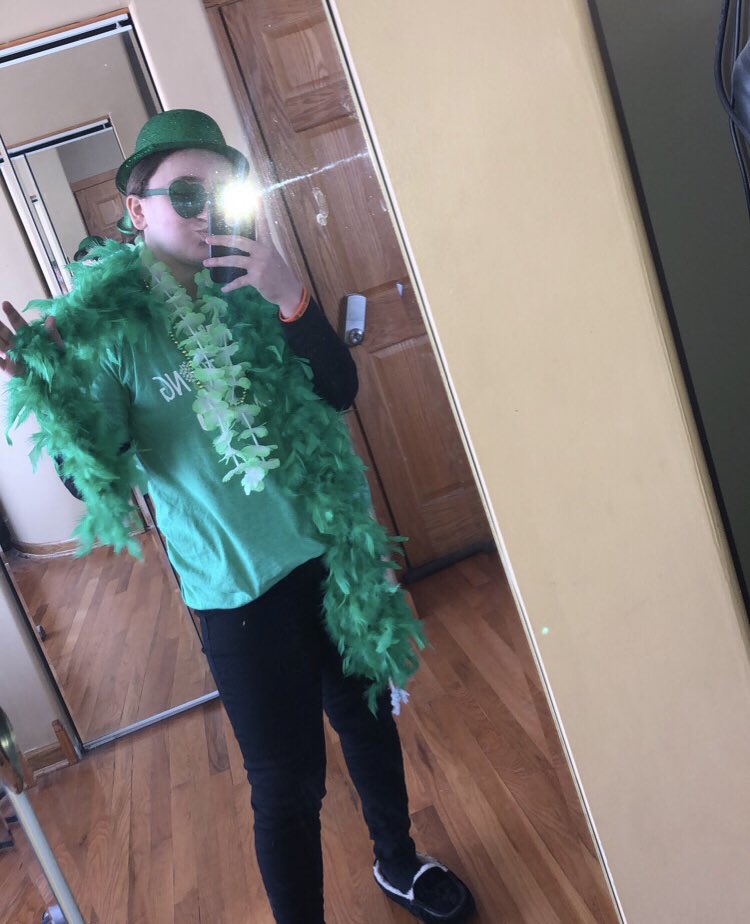 HTulemat's tweet image. THANK YOU SO MUCH!! IT WAS SOO FUN AND IM SO EXCITED FOR SAY SOMETHING WEEK🥳🥳 TOOK SOME PICTURES SHOWING MY SPIRIT HAD TO REPRESENT💚💚 THANK YOU @mpdcarr FOR SOME AMAZING DECORATIONS TO COMPLETE THE LOOK😂🤍#SaySomething @sandyhook @NATIONALSAVE