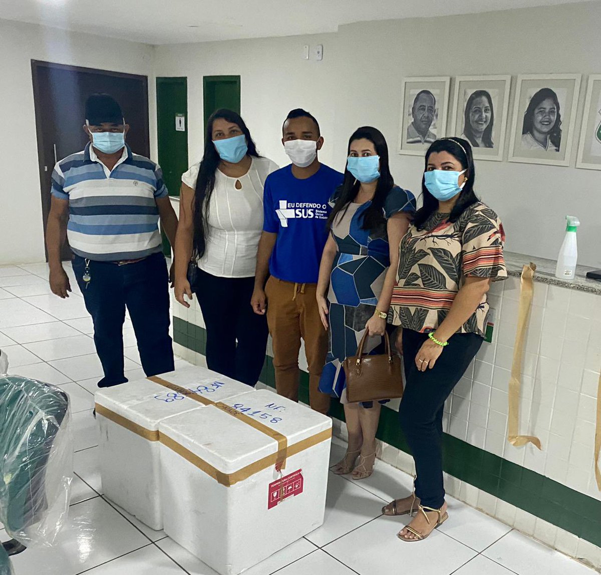 CamiloSantanaCE's tweet photo. O Governo do Ceará realizou ontem o envio de 69.460 doses de vacinas contra a Covid para o interior. Logo após a chegada do quinto lote de vacinas, nossa logística terrestre e aérea (aviões e helicópteros) iniciou a distribuição para as 22 Áreas Descentralizadas da Saúde (cont) https://t.co/saOUQRh4mj