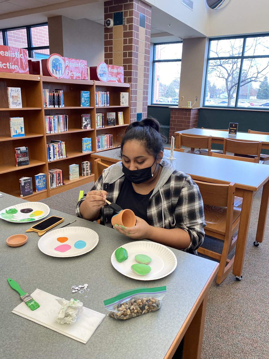 ahsbooks's tweet photo. We are having fun in the #ahslibrary making cactus rock gardens in our #makerspace. https://t.co/0XmMVeh948