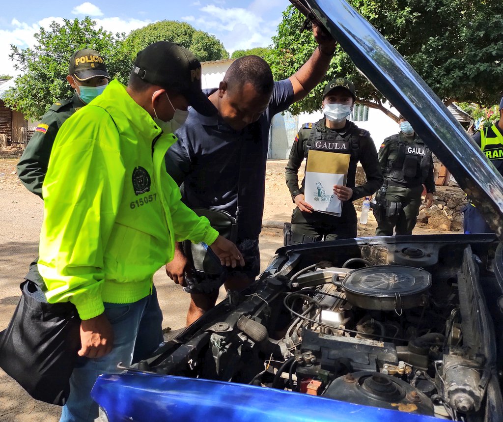 GuajiraPolicia's tweet photo. En un trabajo interinstitucional realizamos el #ComandoSituacional en #Cotoprix, con planes preventivos, enfocados al cumplimiento de las medidas sanitarias, campañas contra el hurto, violencia intrafamiliar y el abigeato #TodosContraElHomicidio #TodosContraElHurto #123 https://t.co/jiUixmfe3v
