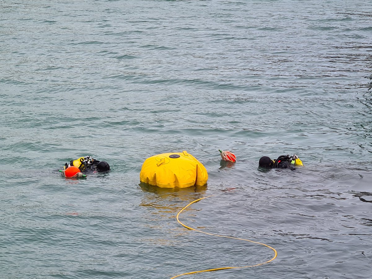 22EngrDiveTeam's tweet photo. @22EngrRegt First dive of the year ✅. Achieved our aim of clearing obstacles within @portlandharbour practicing port enablement. Good to work alongside divers from across @25CSEngrGp.
@MvrSp @Proud_Sappers @8EngrX 
@26Dive @21Engr https://t.co/eRB5K3U6bB