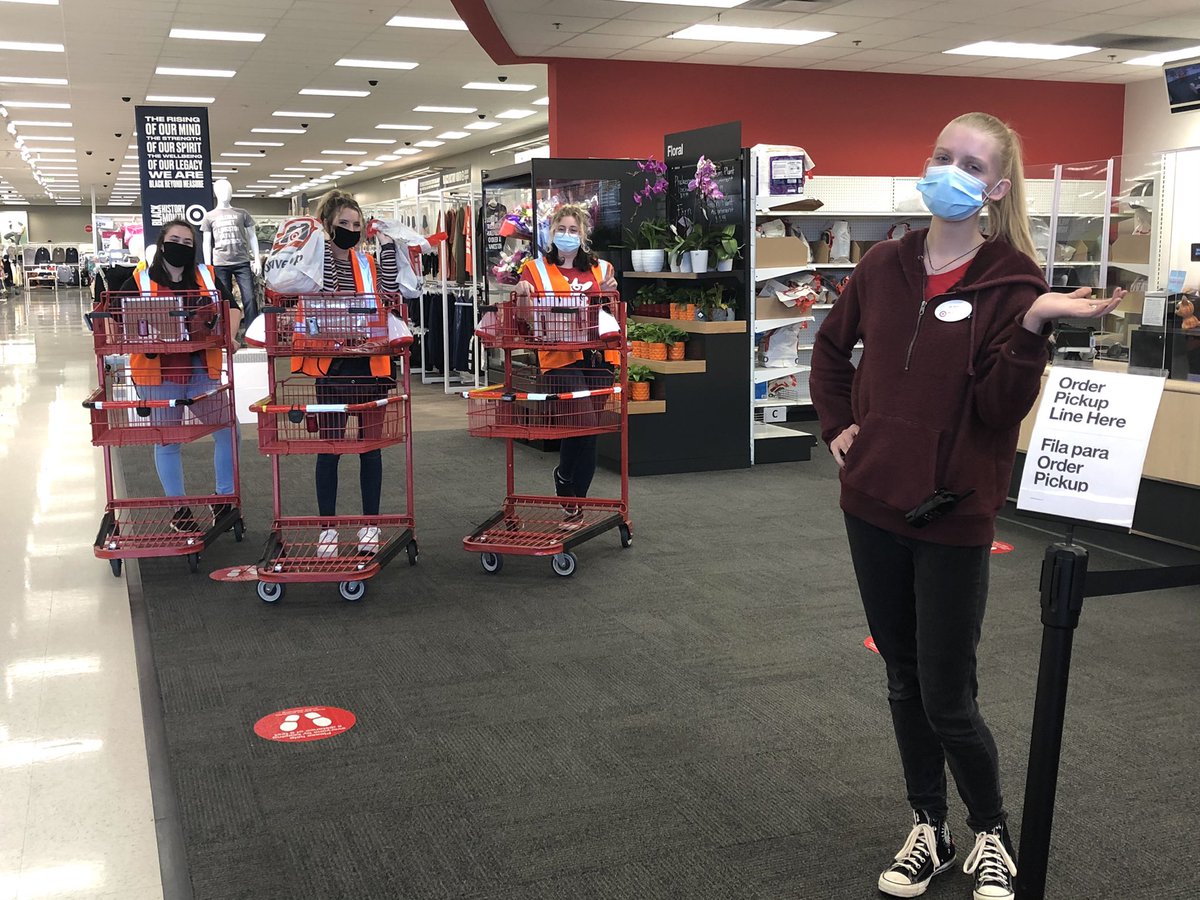 AmberEnglish64's tweet photo. This team kills it 👏🏻👏🏻👏🏻 #rocklin #2604 #dreamteam @DanielleChenier @Target_Caleb @ND22761022 https://t.co/FrYwfN2CCb