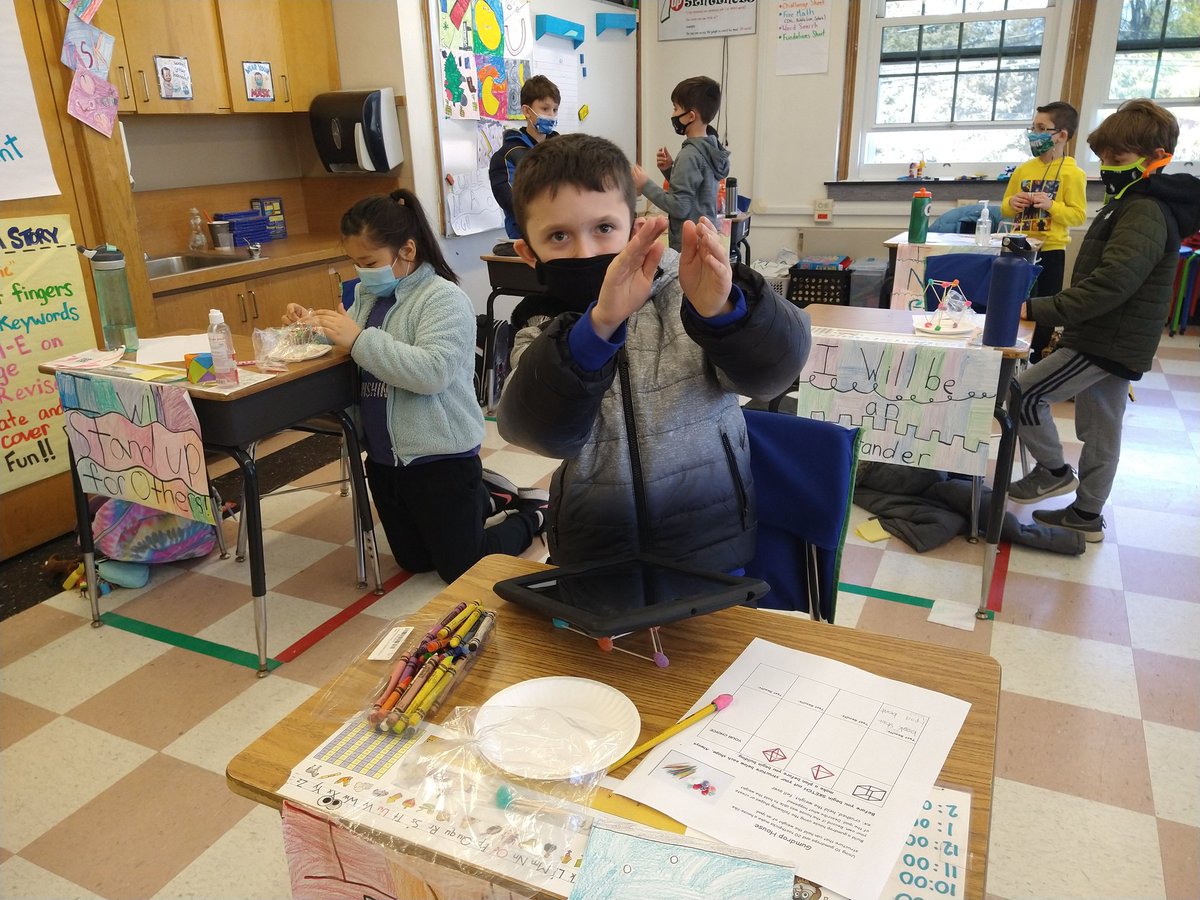 NSComputerTech's tweet image. @NSComputerTech we took the gumdrop challenge to 2nd ss. Amazing ingenuity and perservance. Engineering and creative thinking happened in @ns_mazur class today @NorthSideEW . We had structures holding books and ipads! @EWSDTech