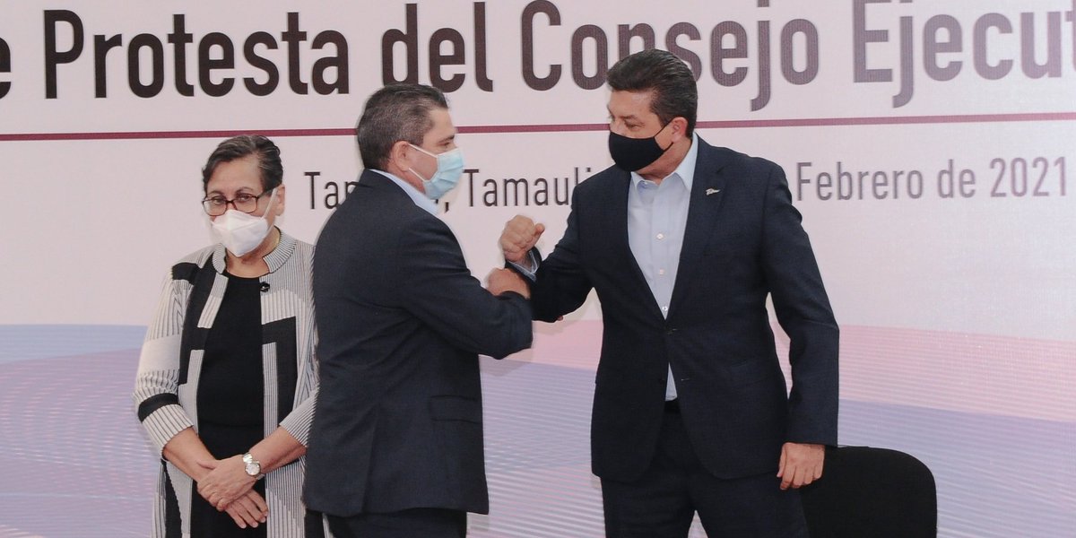 fgcabezadevaca's tweet photo. Reconozco también el trabajo realizado por el Presidente saliente Jesús Abud Saldívar al frente del #CIEST, organismo que a lo largo de 25 años ha logrado agrupar a cerca de 20 cámaras empresariales y representar a más de 10 mil empresarios de la Zona Conurbada Sur. https://t.co/1RzaiHkEzo