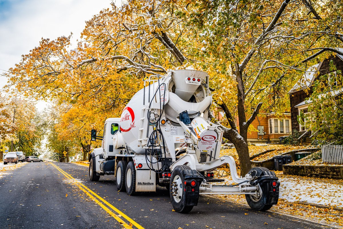 RevolutionMixer's tweet image. Check out these FLEX Controls™ Bridgemaster™ Mixers from Pre-Mix Inc. featured in our calendar this month. These 11YD mixers are equipped with an operator assurance 2-step bumper. 

@ChalmersSusp 
#McNeilusMixers 
#FLEXControls 
#McNeilusBridgemaster 
@KenworthTruckCo