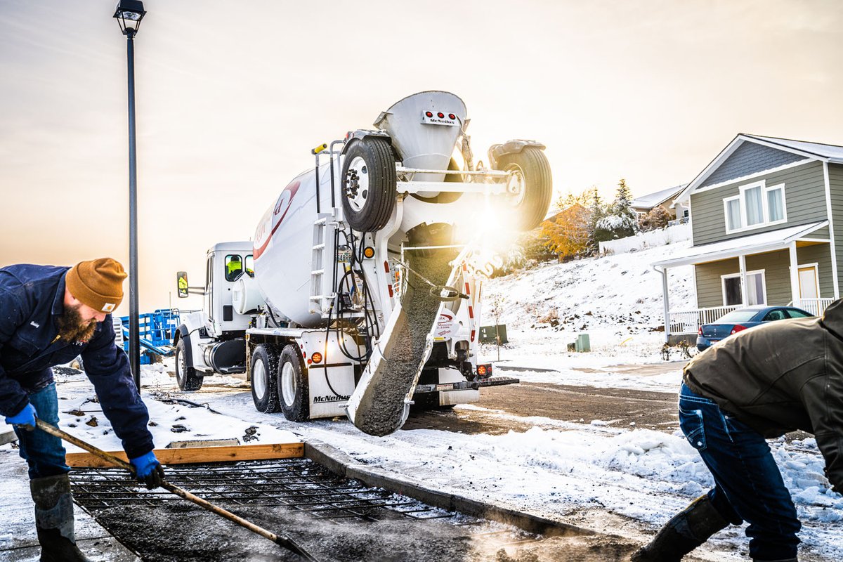 RevolutionMixer's tweet image. Check out these FLEX Controls™ Bridgemaster™ Mixers from Pre-Mix Inc. featured in our calendar this month. These 11YD mixers are equipped with an operator assurance 2-step bumper. 

@ChalmersSusp 
#McNeilusMixers 
#FLEXControls 
#McNeilusBridgemaster 
@KenworthTruckCo