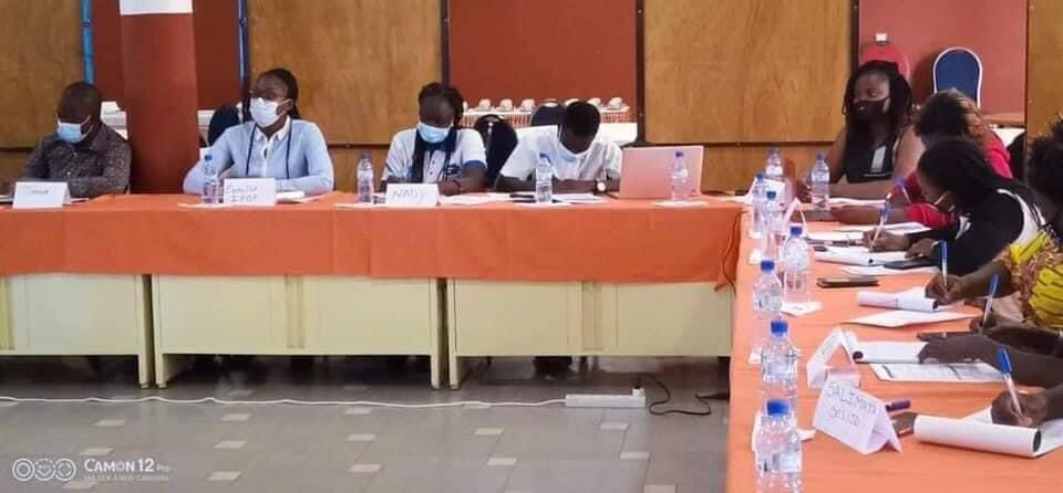 HADYOUANGRAOUA's tweet photo. Du 22 au 24 février 2021 s'est tenu l'atelier de formation sur Le renforcement des compétences des organisations de jeunes de diverses structures dont les #JA , #AFEEJ, #FEBAH , #ONIDS, #BNNII, #MAJABBEF sur la redevabilité, les données probantes et le plaidoyer
#option
#BNN II https://t.co/O3XhhUVtoy