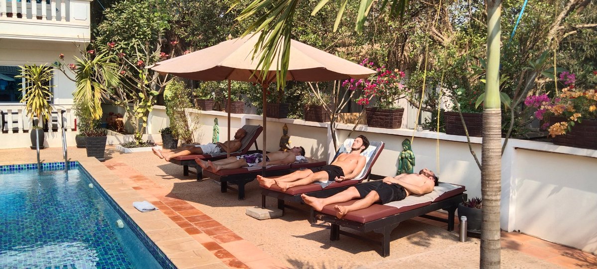 Je viens de finir ma 2ème visualisation guidée en tant que narrateur avec quelques membres de la Team <a href="/NutsrPoker/">NutsR Poker</a>. Sont ils pas mignons ces petits streamers dans leurs pensées <a href="/pulsar83_/">Jean-Robert Autran</a> <a href="/ClemKorteX/">KorteX</a>. Dites moi à quoi ils pensent à votre avis? 🖌️ A vos pinceaux