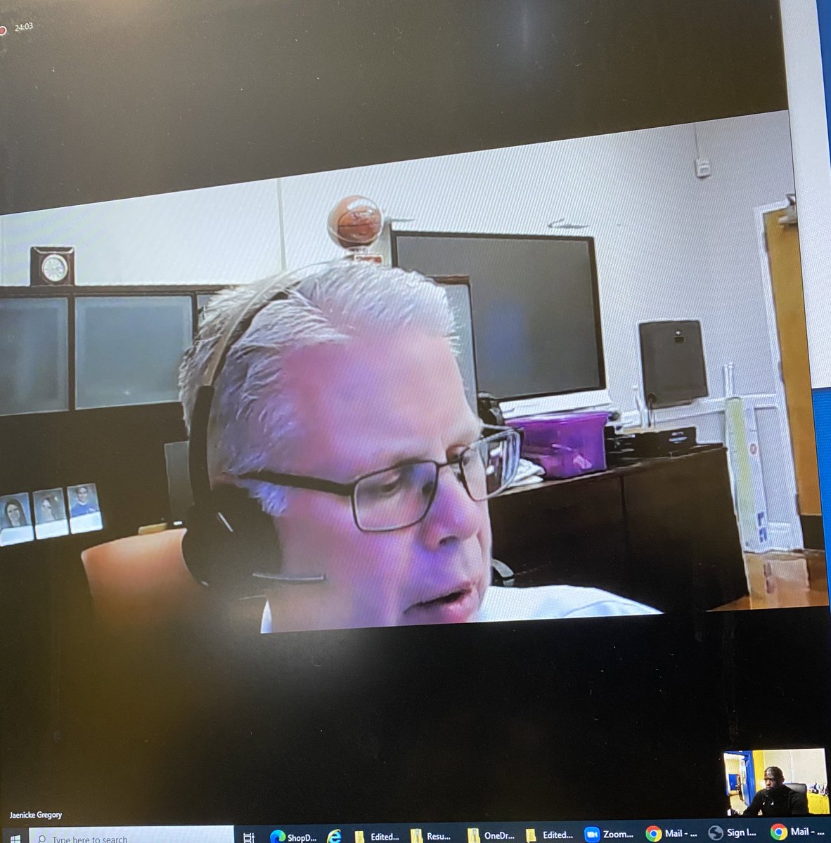 kolayokunjr's tweet photo. I had an amazing virtual residency this afternoon with Principal Jaenicke! Thank you for sharing your insight on effective and equitable leadership! @CurtisR450 @Drdididiva @FreyTB @AnzaloneD31 @@SIBOD31 #D31APPLE #learningAndLeading https://t.co/zPim2TAkHe