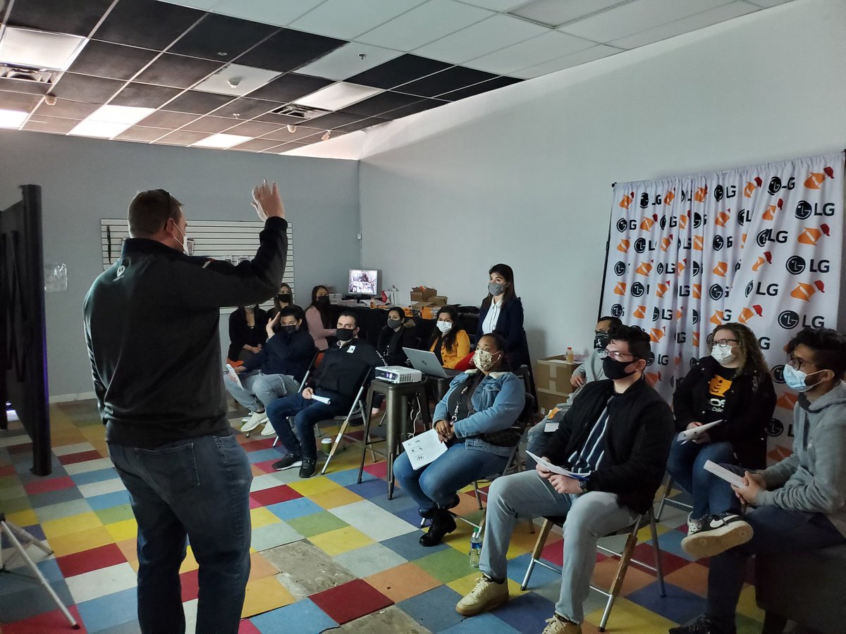BoostMikeBoost's tweet image. Great morning training with the Cell 24 Connect Baltimore team. @HMDISHingBoost @BoostAJP @boostwmd @mstockton_dish @daniellewoody8 @MayeTiffany @AlysiaBoost @Phillmychini @Allin_SPG @BoostShield @4_brightstar