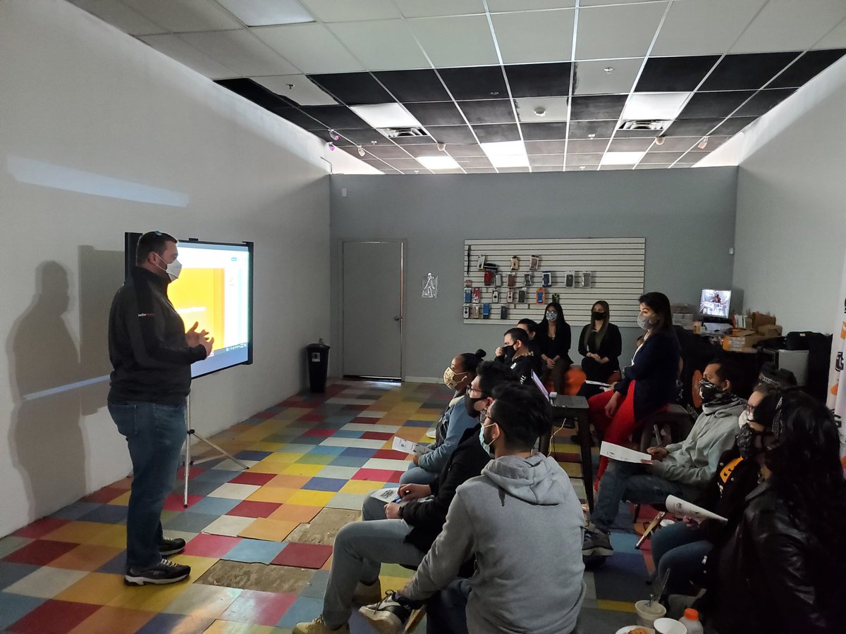 BoostMikeBoost's tweet image. Great morning training with the Cell 24 Connect Baltimore team. @HMDISHingBoost @BoostAJP @boostwmd @mstockton_dish @daniellewoody8 @MayeTiffany @AlysiaBoost @Phillmychini @Allin_SPG @BoostShield @4_brightstar