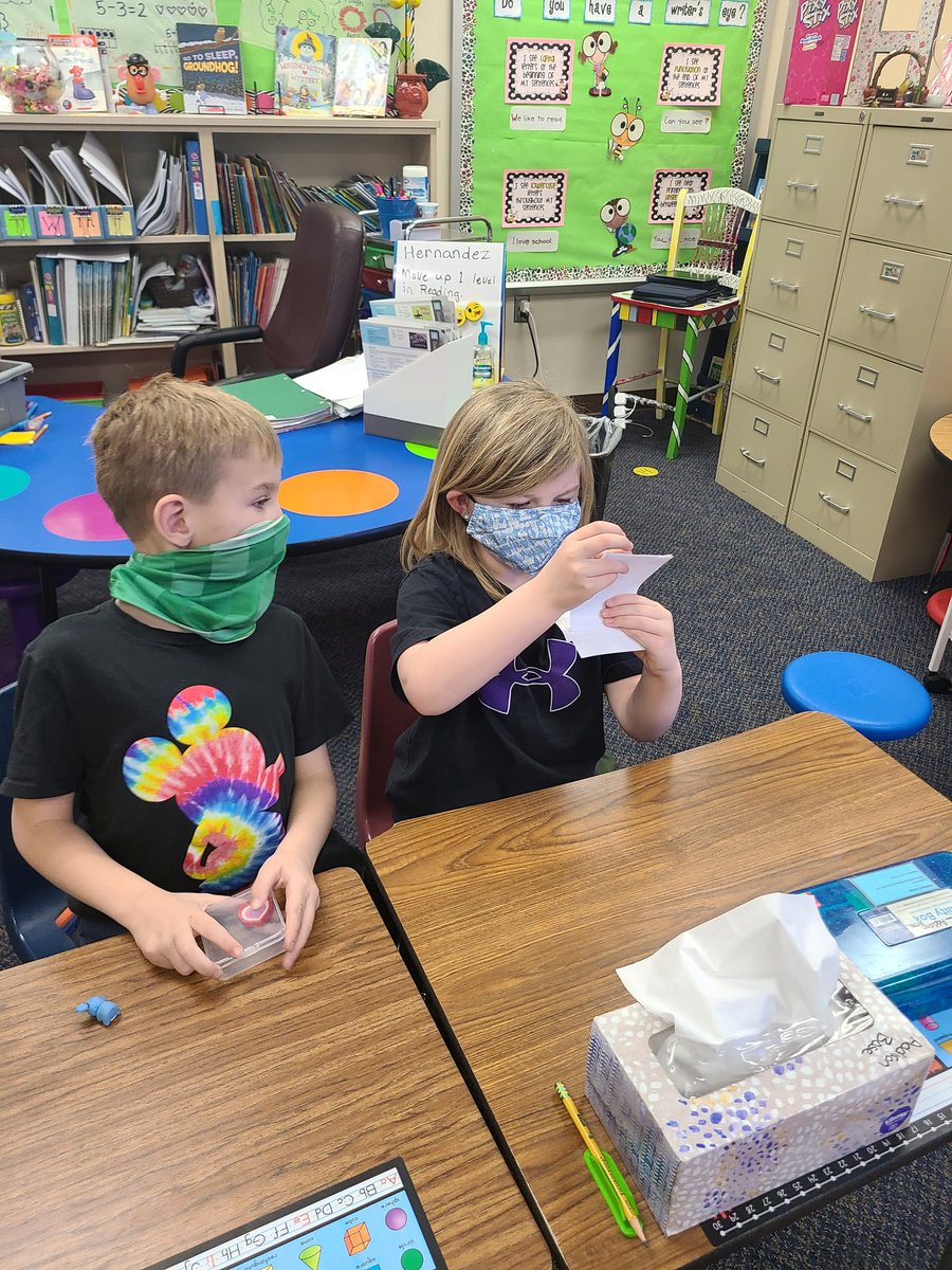 kelli_321's tweet photo. Play it, Say it! Ss had fun playing while learning 2D shapes. Teacher gave attributes of shapes,  the partner had to chose the shape, slap it down and justify their response. #CVrelentless @Crestview2 https://t.co/c4lTPheRfX