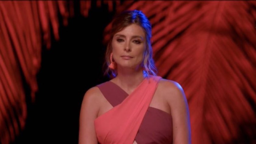 AdolfoRH's tweet photo. Sandra Barneda mirando a Manuel me representa 100% #LaIslaDeLasTentaciones7 https://t.co/gaaMM08wPD