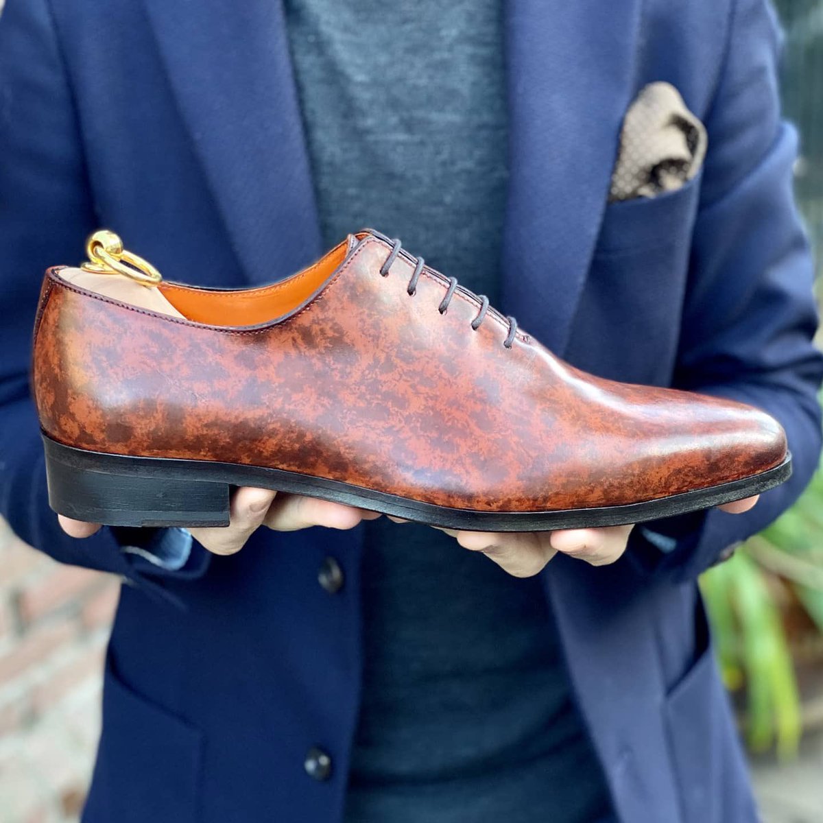 Elevate your comfort and style with a pair  of high-quality shoes.

With our beautiful 'Venice' Cognac Antique model in our new Museum Patina finish you will easily achieve this.

reinhardfrans.com

#reinhardfrans #fashion #style #handmadeshoes