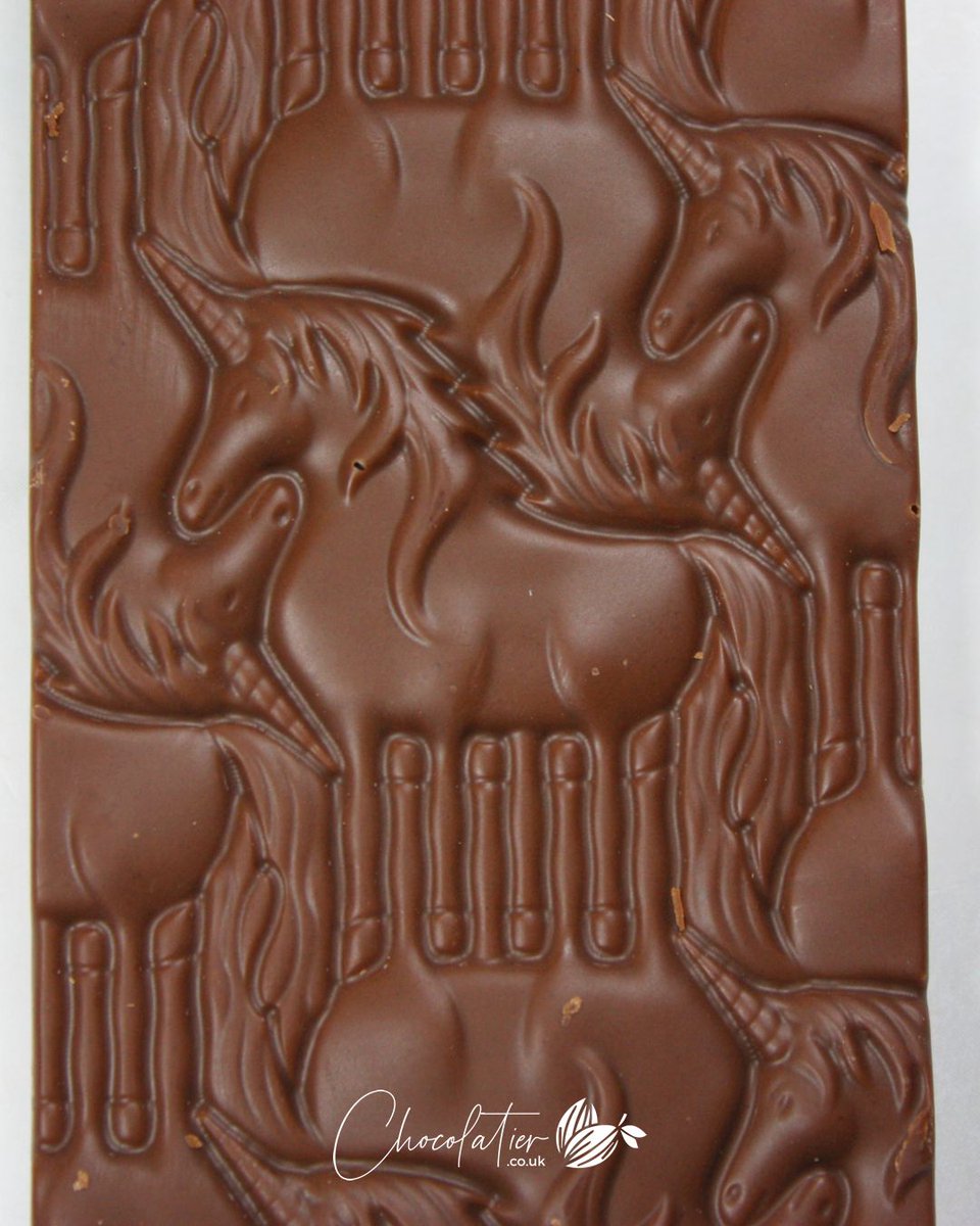 chocolatieruk's tweet image. Piedmontese hazelnut gianduja crafted by @ChocTree is my treat this week, and a delightful treat it is too. 

Superbly balanced, and perhaps one of the finest examples of hazelnut gianduja out there 👊

bit.ly/2ZRXgKw

#chocolate #review #gianduja