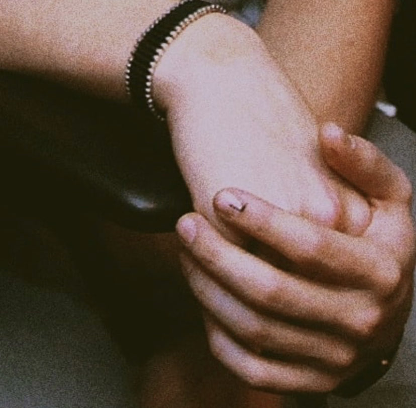 eldestellix's tweet photo. louis claiming his boy with writing an ‘L’ on him will never not make me cry https://t.co/6cVMtmsnsD