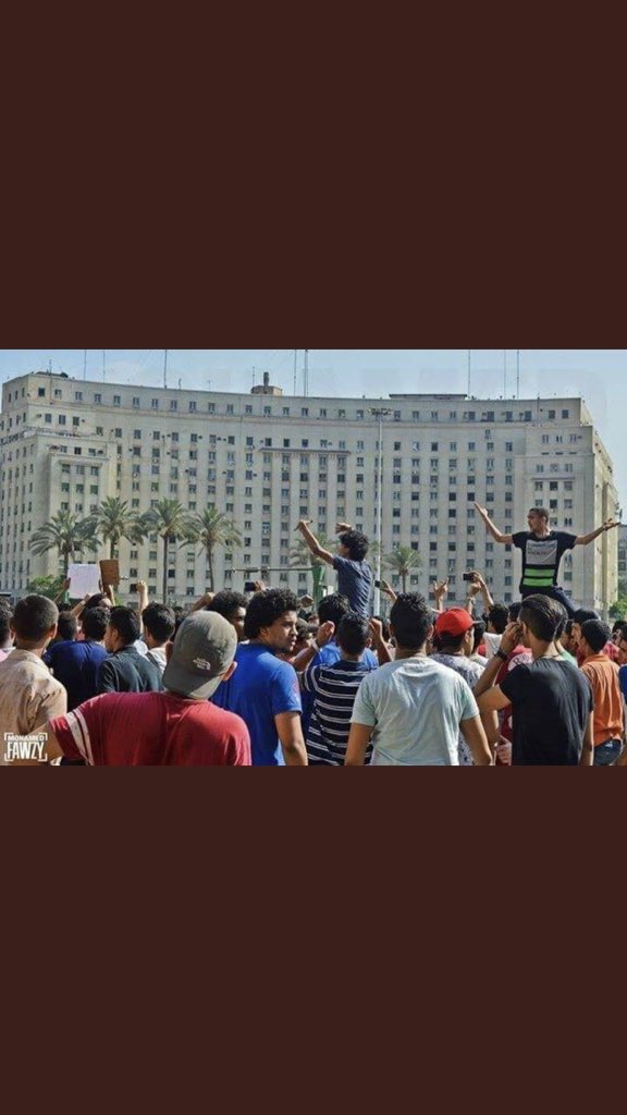 amed_momen's tweet photo. يا اللي بتسال احناا مين احنا طلاب 27

#ثورة_طلاب_الجامعات_يوم_27 https://t.co/lW3PYeTMQJ