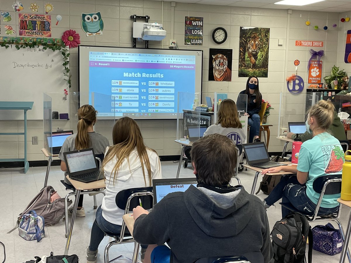 RCEMiddle's tweet photo. Ms. Bostick’s students enjoyed playing #blooket in #RCEmath⭐️ today! #teamRCE🐾 https://t.co/YDbagUi84n