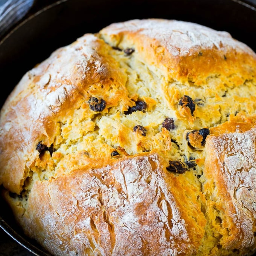 Now that’ you’ve perfected your #Sourdough, it’s time to bake some Irish Soda Bread. This classic recipe features flour, baking soda, salt, and buttermilk.
Recipe: ow.ly/SzT850DKbGp

#quarintinebaking #irishsodabread #bread #baking #buttermilk #stpatricksday