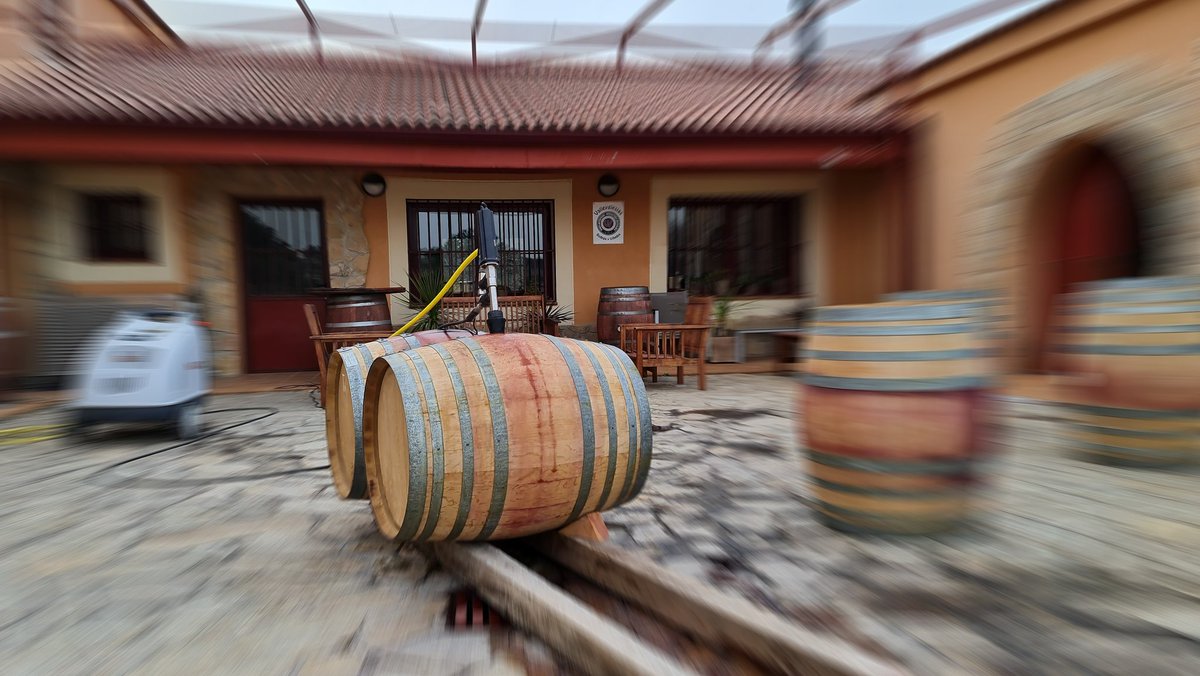 Estas barricas han dado de sí todo lo que podían dar.
These barrels have given of themselves everything they could give. #garnachasgredos #Madrid #French #oak