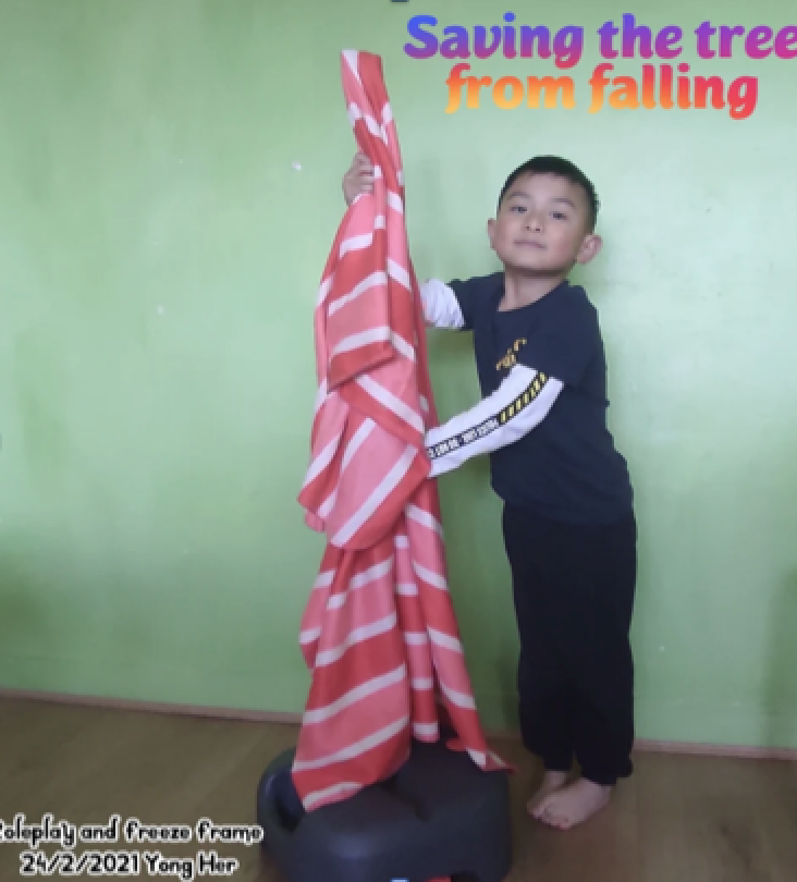 Today in English, the children were acting out freeze frames.  They were pretending to be a helpful giant and save the kite from a tree and to stop the trees from falling! Well done Pine Tree!!