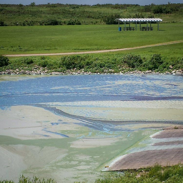 kswateroffice's tweet photo. The #KWA 2021 Annual Report to the Governor & Legislature shares responsibilities of KWA who advise the Governor & Legislature on #KSwater policy matters & share priorities identified by KWA relative to expenditure of #SWPF #KSleg #Harmfulalgalblooms @KDHE https://t.co/Imz5vGEDdk
