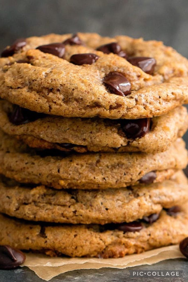 marissaangelo6's tweet photo. @brat #BratTV my favorite snack Chooclate chip cookies π€πͺ https://t.co/eLuT9vA6Dp