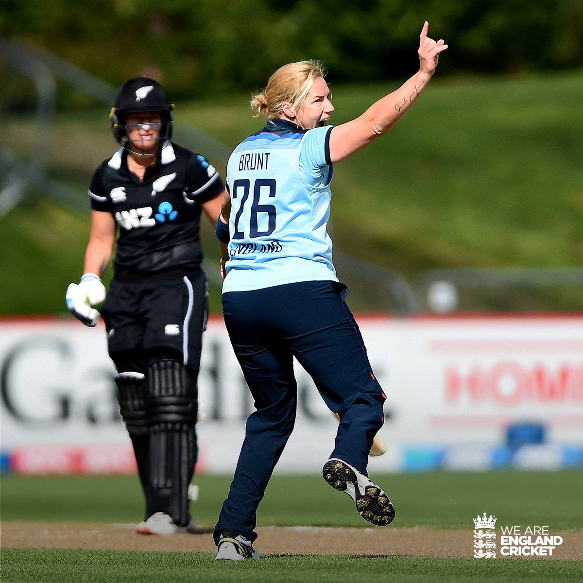 1⃣5⃣3⃣ ODI wickets and counting 🐐 @KBrunt26 is phenomenal 👏 #NZvENG