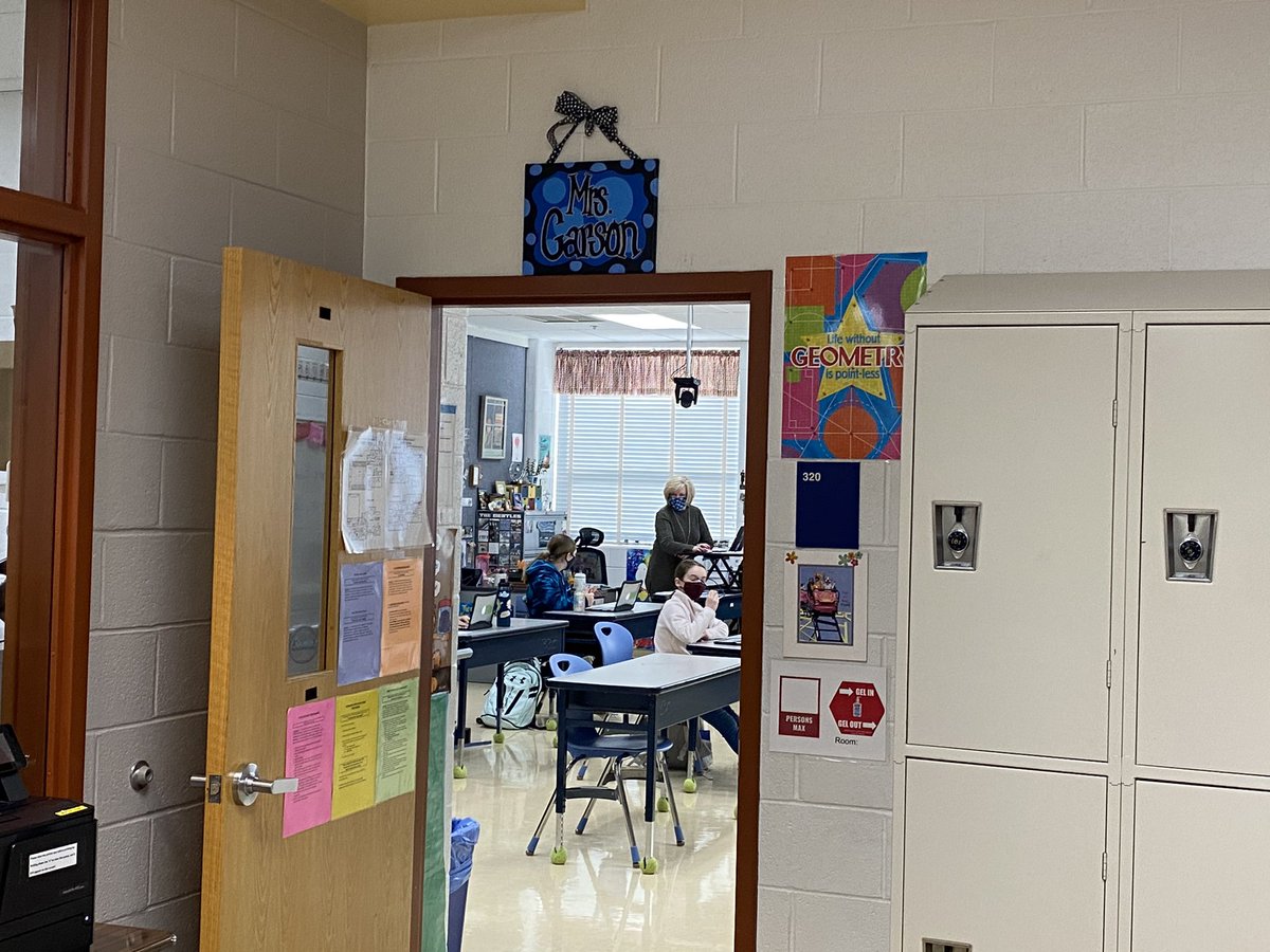 mehms's tweet photo. Our 6th graders were all settled in by 8:10! You'd think they've been middle schoolers forever! 💚💙🐾 https://t.co/bIM4pZopIg