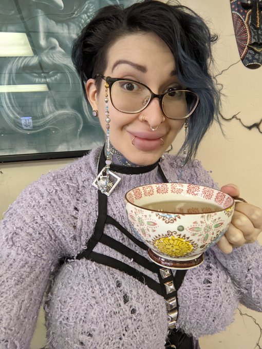 Afternoon tea at work.. take a look at more of my selfies/videos on https://t.co/lhPJZsWZzY #candidshot