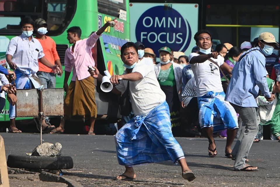 GLANBEATZ's tweet photo. State-sponsored terrorism is government support of violent non-state actors engaged in terrorism. States can sponsor terrorist groups in several ways, including but not limited to funding, providing training, supplying weapons. 

#WhatsHappeningInMyanmar #SaveMyammar https://t.co/aAuY7hyDTv