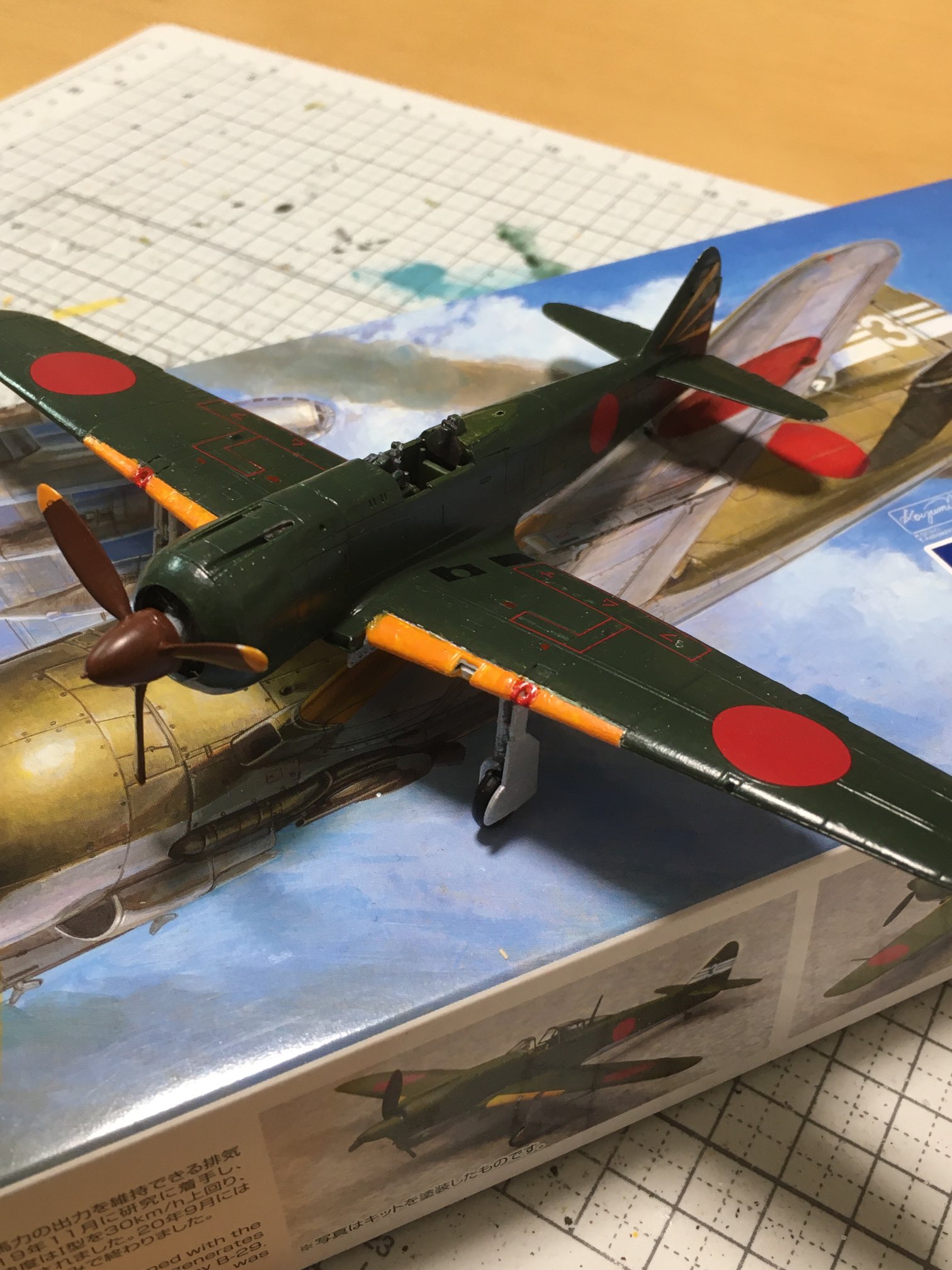 K Ushijima アオシマ 1 72 キ100 進捗 在宅勤務の間隙を縫ってデカールを貼るなど 架空マーキングは手元にあった第18戦隊にしました 下げたフラップも雰囲気はヨシとします キ100 試作機 帝都防空戦 T Co Qqdowrptpp Twitter