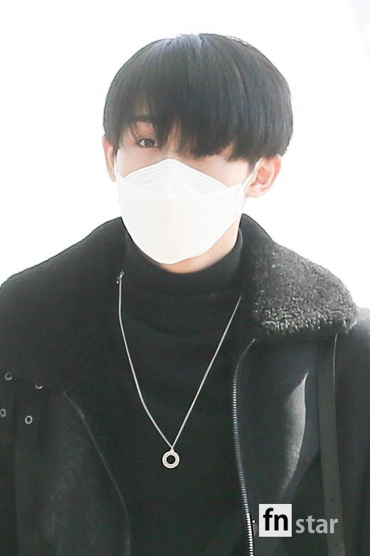 NCT_INDONESIA62's tweet photo. [PRESS] 210226 #LUCAS &amp; #WINWIN berada di Incheon International Airport untuk pergi ke Beijing, China 💚

🍔@WayV_official #WayV https://t.co/C3P5eKzupA