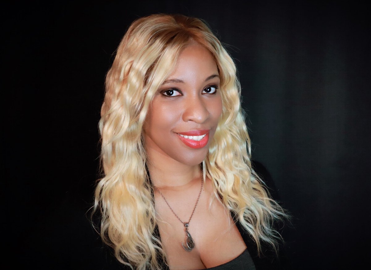 💜 Chauncey K. Robinson (She/Her), AKA @MsChaunceyKR, is a host, writer, & journalist- nicknamed Twisted CKR- who specializes in film/TV analysis, politics, & her love of horror & fantasy. On her YouTube, you can find everything from commentary to storytelling!
#bhm #horrorfam https://t.co/pWYVeLeeKo