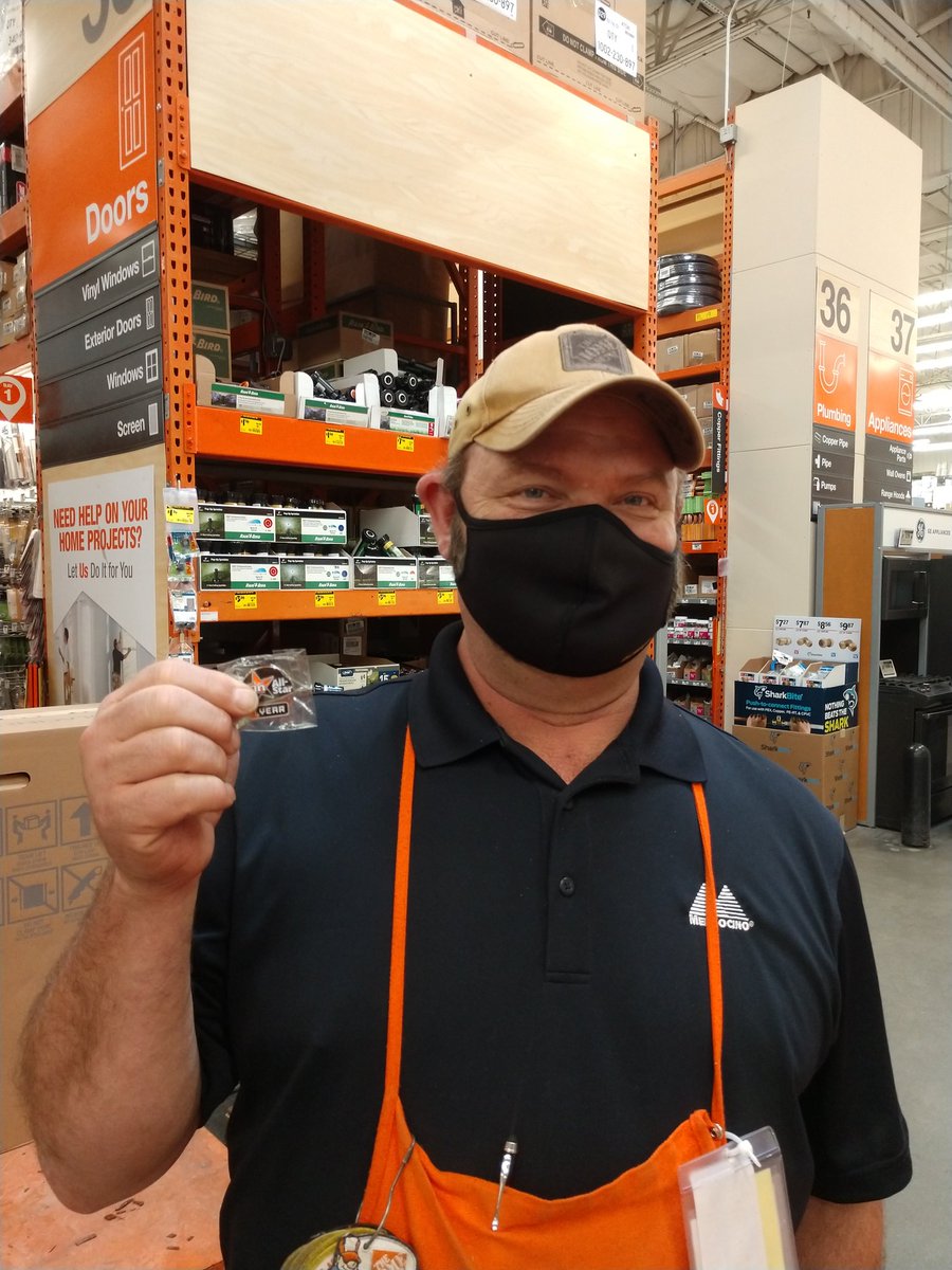 GarettReidTHD's tweet photo. Just a couple more of our many #InFOCUSAllstars w/their New 1 YEAR - 100% Accuracy Pins. Great job #teamtruxel #safetyispersonal Outstanding dedication; 471 Days Safe! #CLUB365 #THD6649 @flip_garcia @AdrianaGregus @PutitBk @destinykinghd @butchthebarista @sean_oneill2 @sukpkuy https://t.co/jCwdDQhMu8