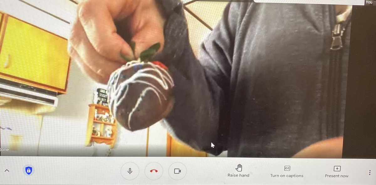 mrsmeyerstp's tweet photo. Today FACS club made Chocolate Covered Strawberries, Pretzels and Oreos. They did a fantastic job! 🍫🍓 https://t.co/iHatHvxVE5