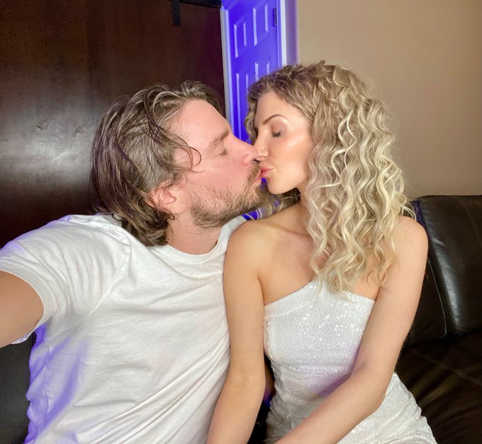 Yay!!! We won Lovers of the Decade! Thank you @chaturbate   and thank you to everyone that voted! Feeling<a href="/tag/mvsales"class="tags"><span>#mvsales</span></a>