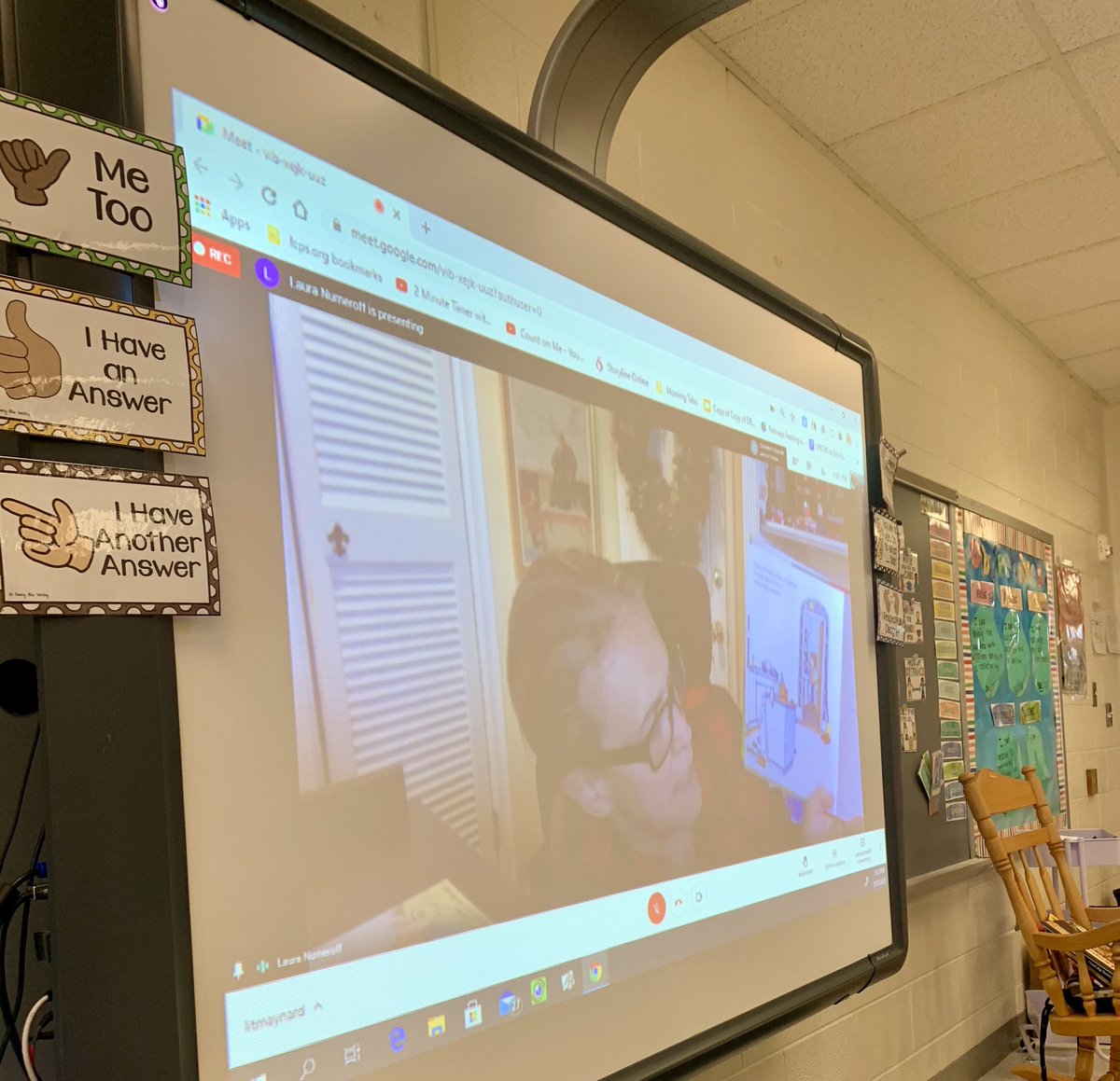What a fun day in second grade! We absolutely loved our virtual visit with @LauraNumeroff today. It was so special hearing her reading a class favorite, If You Give a Mouse a Cookie!